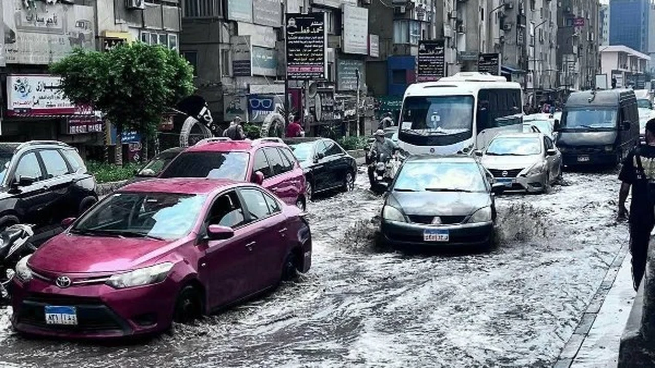 توقعات بسيول وأمطار غير مسبوقة تضرب القاهرة في ذروة يوم الأربعاء